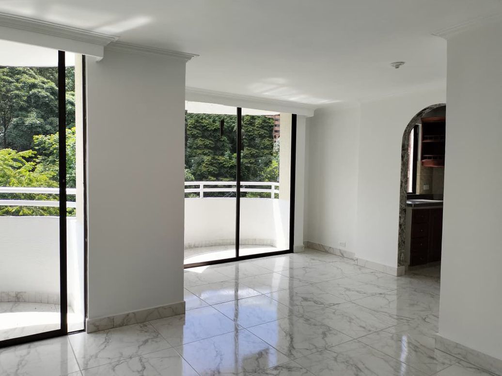 Apartamento en Arriendo en CHILE, Medellín, Medellín en La Asomadera