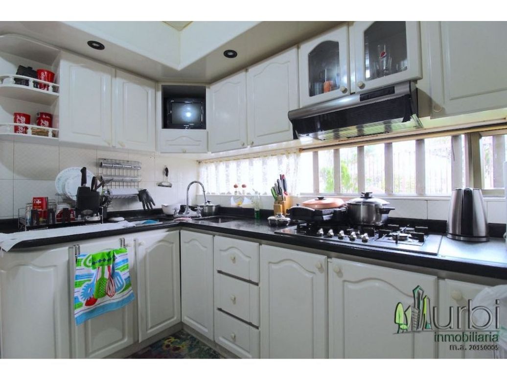 Casa de 4 alcobas en venta en Niza, Bogotá, 292 m² · foto 7 de 20