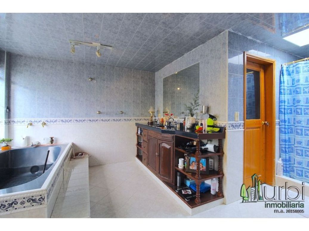 Casa de 4 alcobas en venta en Niza, Bogotá, 292 m² · foto 12 de 20