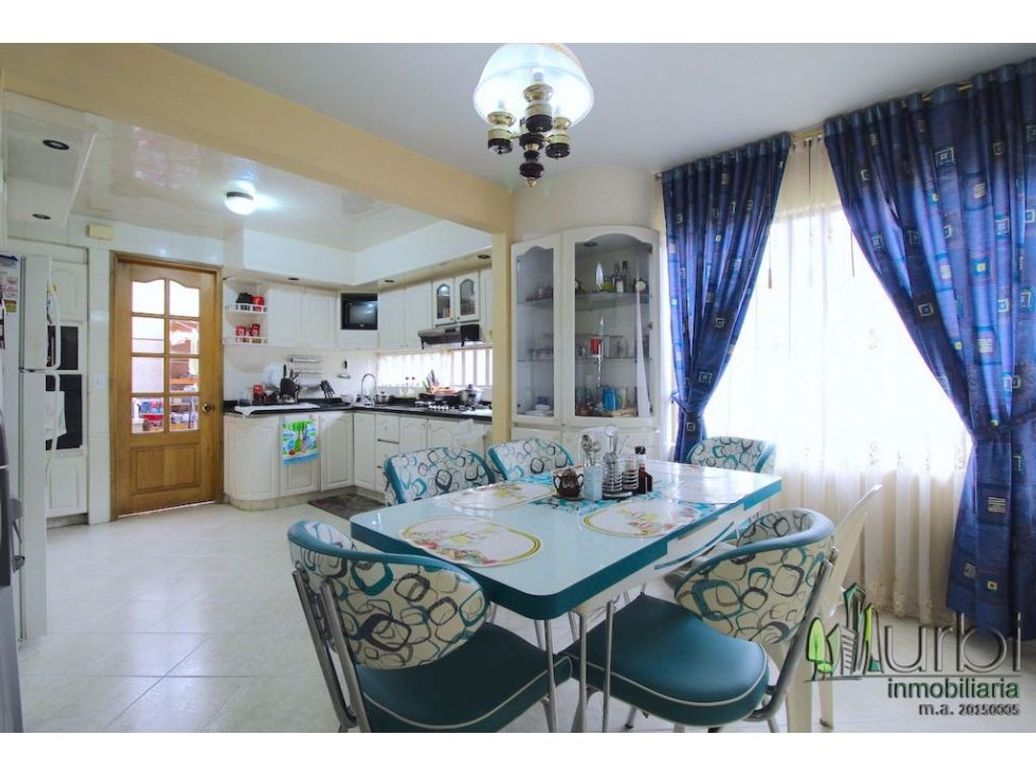 Casa de 4 alcobas en venta en Niza, Bogotá, 292 m² · foto 6 de 20