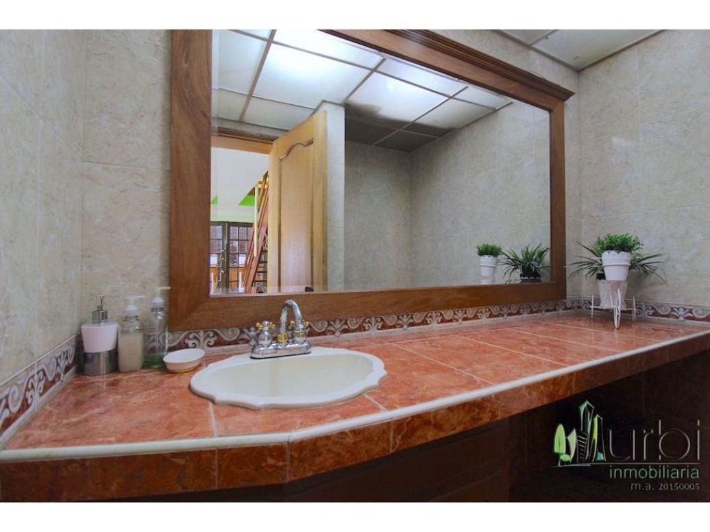 Casa de 4 alcobas en venta en Niza, Bogotá, 292 m² · foto 9 de 20