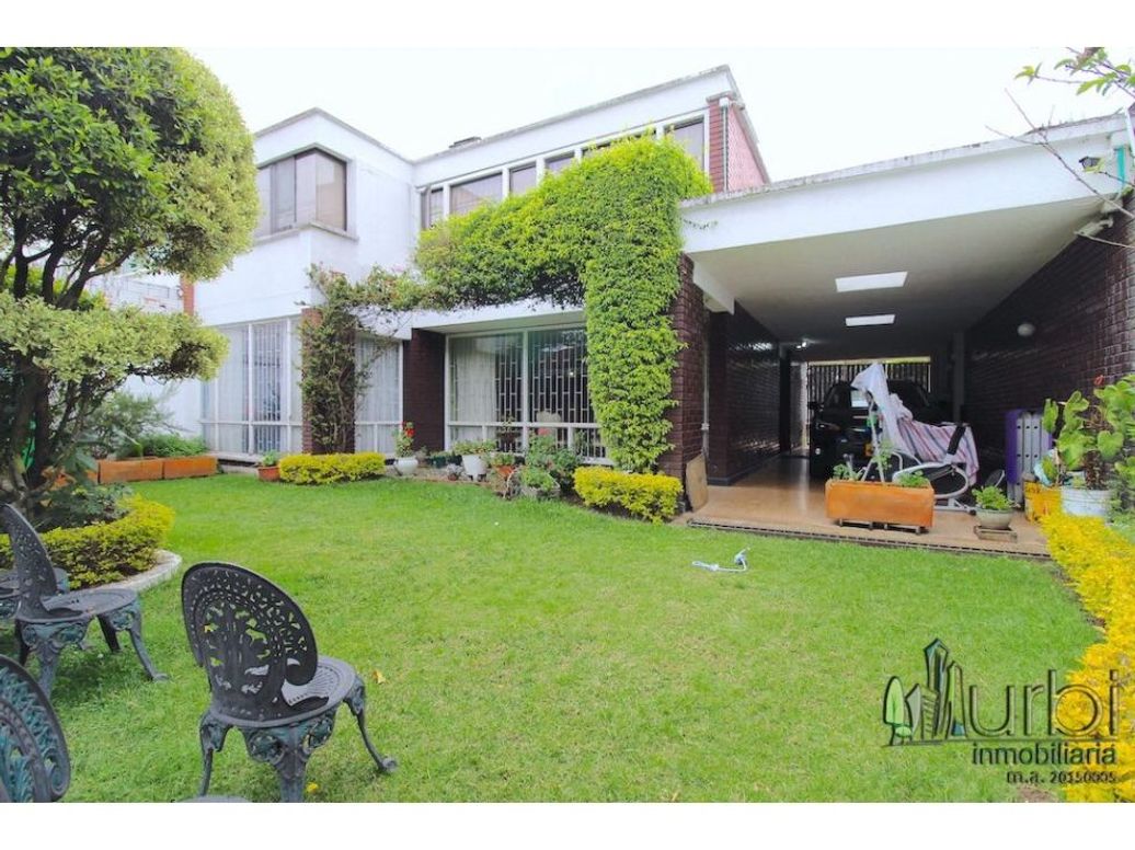 Casa de 4 alcobas en venta en Niza, Bogotá, 292 m² · foto 2 de 20