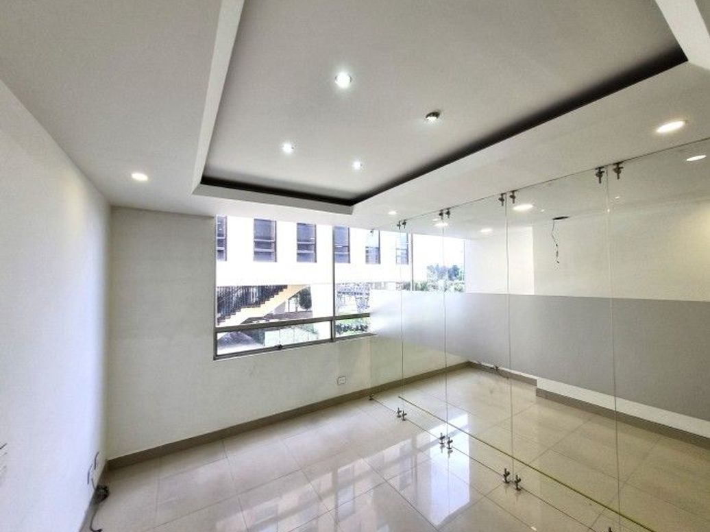 Apartaestudio en venta en Santa Barbara Occidental, Bogotá, 54 m² · foto 4 de 10