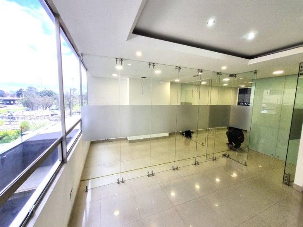 Apartaestudio en venta en Santa Barbara Occidental, Bogotá, 54 m² · foto 5 de 10