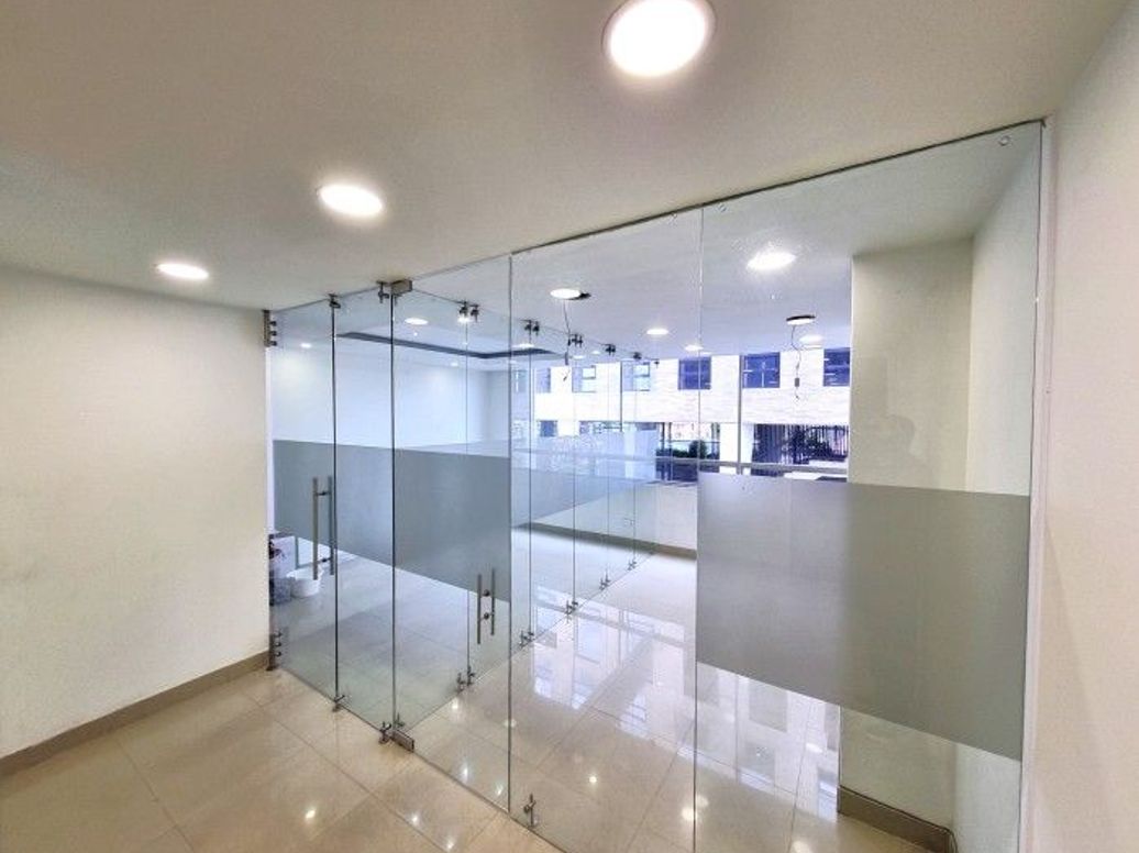 Apartaestudio en venta en Santa Barbara Occidental, Bogotá, 54 m² · foto 7 de 10