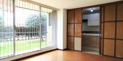 ?✨ Vive en Colina en un apartamento de 66,77 m² con 3 habitaciones, 2 baños y espacio de estudio. Un hogar moderno en un sector residencial tranquilo, con ubicación privilegiada: cerca de la Boyacá, Autopista Norte y Av. Sirena; colegios, universidades, Clínica Colina, Compensar y centros comerciales como Parque Colina, Éxito, Alkosto y Jumbo. ? Fácil acceso a transporte público y ciclovía. ¡Comodidad, cercanía y valorización en un solo lugar!