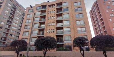 Bienvenido a tu nuevo hogar! Este espacioso apartamento es la opción perfecta para aquellos que buscan comodidad y amplitud en un entorno residencial tranquilo y familiar. Con abundante luz natural que inunda cada rincón, este espacio está diseñado para brindarle a tu familia un ambiente acogedor y cálido.

Cuenta con salon copmedor con salida a balcon y chimenea, cocina abierta con amplia zona de lavanderia, baño social, estar de alcobas, 3 alcobas con 2 baños. Tiene 2 garajes en linea y cuarto de depósito.

Zona Residencial Tranquila: Situado en una comunidad tranquila y segura, este apartamento es el lugar perfecto para establecer raíces y ver a tu familia crecer.

Cercano a zonas comerciles, las cuales están a poca distancia, lo que hace que la vida diaria sea conveniente y accesible, a pocos pasos Centro Comercial San Rafael, Portoalegre, 

Los espacios comunales son muy agradables, cuenta con amplia zona verde, parque infantil, zona Bar B Q,gimnasio, salones comunales de reuniones, parqueaderos de visitantes. 

Para más información o para programar una visita, no dudes en contactarnos!

¡Estamos ansiosos por mostrarte tu nuevo hogar!
