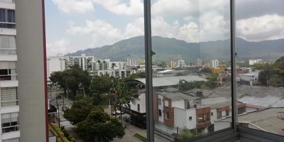 Caracteristicas del apartamento

Area 75 m2

Piso 6

3 alcobas

2 banos

Sala comedor

Cocina

Balcon

Vestier

Zona de ropas

Parqueadero privado

Estrato 4

Informacion adicional

Administracion 310000

Conjunto cerrado con unidad completa y parqueadero de visitantes

Valor de venta 350000000