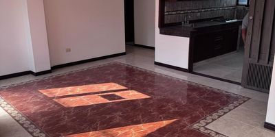 La propiedad se encuentra ubicada sobre la via principal con una medida de 94 m2 en el segundo piso no cuenta con ascensor. Sus espacios son amplios iluminados y ventilados ideal para vivir o invertir

Caracteristicas del apartamento

Area 94 m2

Sala comedor

Cocina

Zona de ropas

3 habitaciones

2 banos

Parqueadero privado cubierto

No paga administracion

Ubicacion privilegiada a solo 5 minutos del centro de Pereira cerca a supermercados restaurantes gimnasios colegios bancos estacion de megabus y excelentes vias de acceso