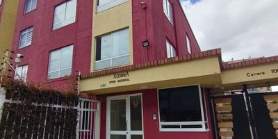 ADMINISTRADORA AAVAL VENDE APARTAMENTO CUARTO PISO SIN ASCENSOR, TRES ALCOBAS, DOS BAÑOS, SALA COMEDOR, COCINA INTEGRAL, CERCA A ESTACIÓN DE TRANSMILENIO LA CAMPIÑA, PORTAL DE SUBA, PARQUE LA CAMPIÑA DEL REFOUS, EXCELENTE SECTOR RESIDENCIAL. EL CONJUNTO CUENTA CON PARQUEADERO DE VISITANTES, SALÓN SOCIAL.