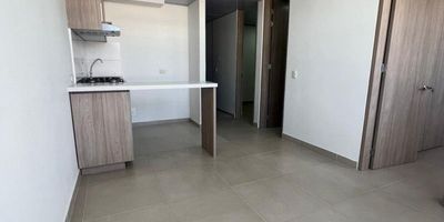 Descubre la comodidad y elegancia en este encantador apartamento de 2 habitaciones y 1 baño, con una distribución inteligente que optimiza sus 45 metros cuadrados. Situado en una ubicación privilegiada de la zona norte de  Bogotá , este inmueble ofrece un ambiente acogedor y funcional para disfrutar en familia o con amigos. Con acabados de calidad y una atmósfera acogedora, cada rincón de este espacio ha sido diseñado para brindar confort y bienestar. Facil  vias de  acceso, Cerca  Av Cra 7, Av Cra 9,  Av Cll 170,  Autopista Norte, Clinicas, Colegios, Universidades¡Ven y descubre tu nuevo hogar en este exclusivo apartamento!