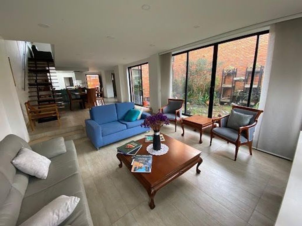 Casa de 3 alcobas en venta en Ub. Cordoba, Bogotá, 182 m² · foto 4 de 20
