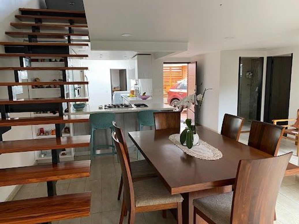 Casa de 3 alcobas en venta en Ub. Cordoba, Bogotá, 182 m² · foto 3 de 20