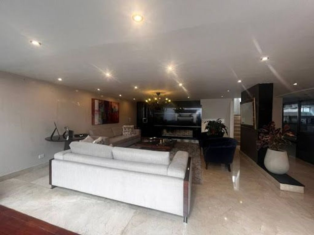 Casa en arriendo en Chico Oriental, Bogotá · foto 3 de 20