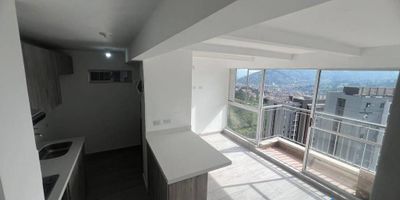 Se vende apartamento en la unidad Aragua de Primavera, cómodo tranquilo y acogedor, con un área de 50 m2 aproximadamente, estrato 2, en su interior disfrutamos de 2 alcobas, la principal con baño, balcon, baño social, sala comedor, cocina integral, zona de ropas, red de gas, pisos cerámica, shut basuras, unidad cerrada, parqueaderos visitantes, 2 ascensores, portería 24 horas, amplias zonas verdes, juegos infantiles, zona para mascotas, cancha polideportiva, piscinas, sauna, turco, salón social, gimnasio dotado. buen transporte publico. nota, zonas comunes en construccion, imagenes modelo.