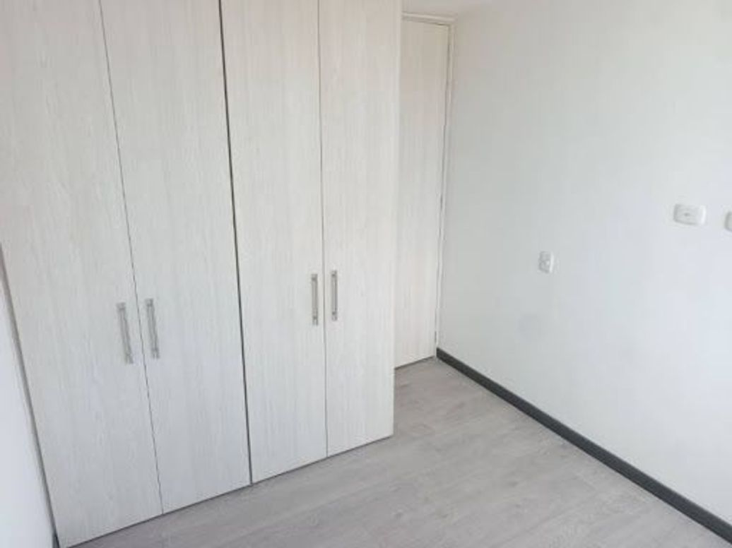 Apartamento de 3 alcobas en venta en Fontibón Centro, Bogotá, 85 m² · foto 12 de 20