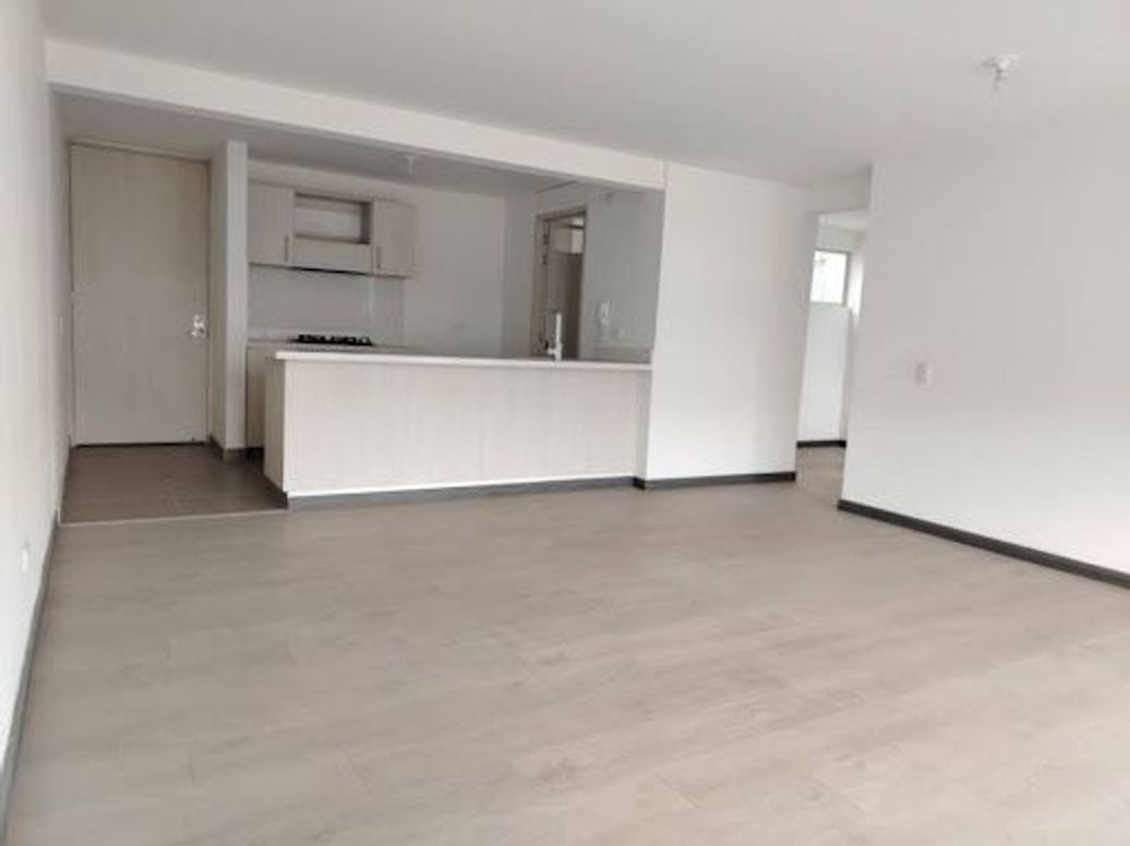 Apartamento de 3 alcobas en venta en Fontibón Centro, Bogotá, 85 m² · foto 2 de 20