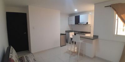 ¡No pierdas la oportunidad de vivir en este acogedor apartaestudio amoblado de 40 metros cuadrados! cuenta con 1 habitación, 1 baño, sala-comedor, cocina, area de labores, es el espacio perfecto para ti, este inmueble es ideal para parejas o personas solteras que buscan comodidad y practicidad. ¡Contáctanos ahora y agenda una visita!