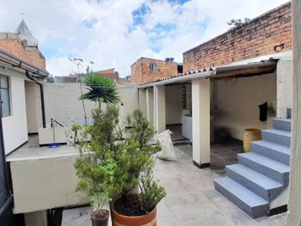 Casa de 8 alcobas en venta en Rionegro, Bogotá, 233 m² · foto 5 de 18