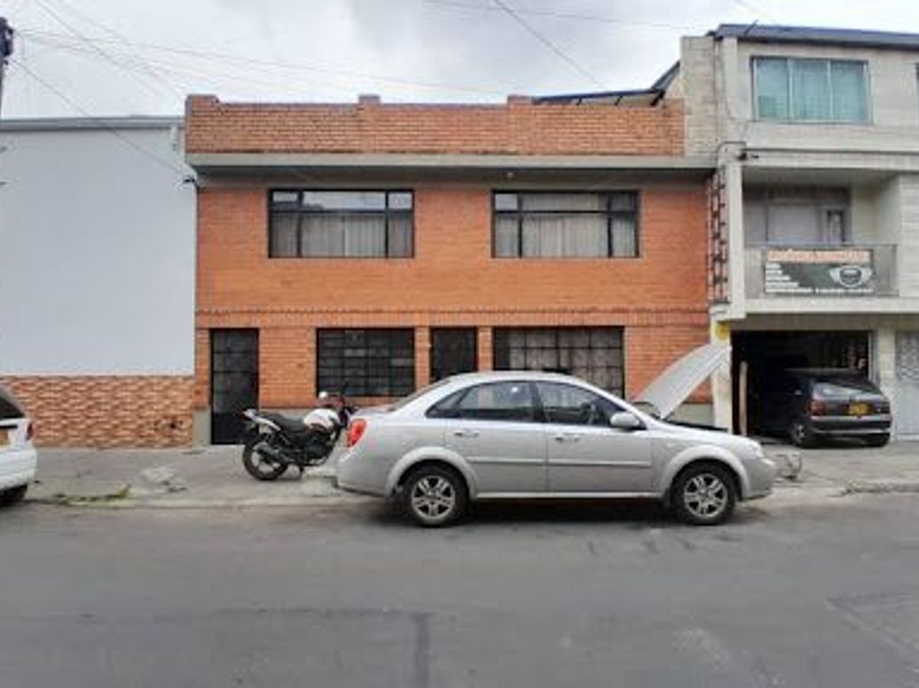 Casa de 8 alcobas en venta en Rionegro, Bogotá, 233 m² · foto 3 de 18