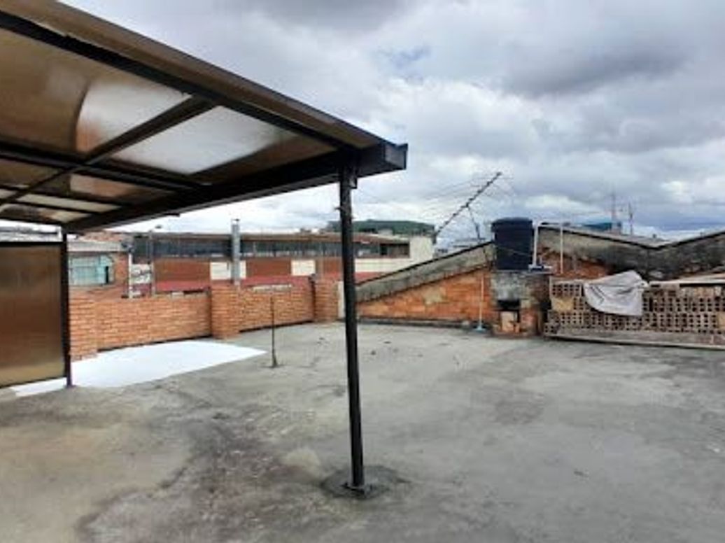 Casa de 8 alcobas en venta en Rionegro, Bogotá, 233 m² · foto 7 de 18