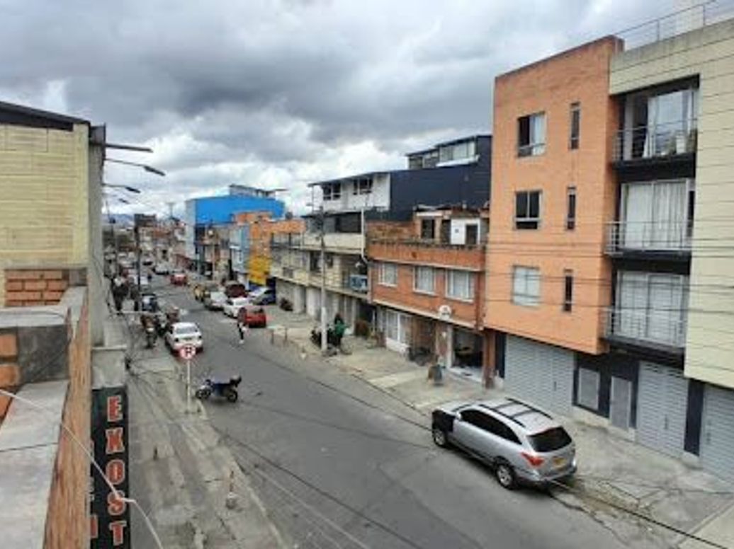 Casa de 8 alcobas en venta en Rionegro, Bogotá, 233 m² · foto 9 de 18