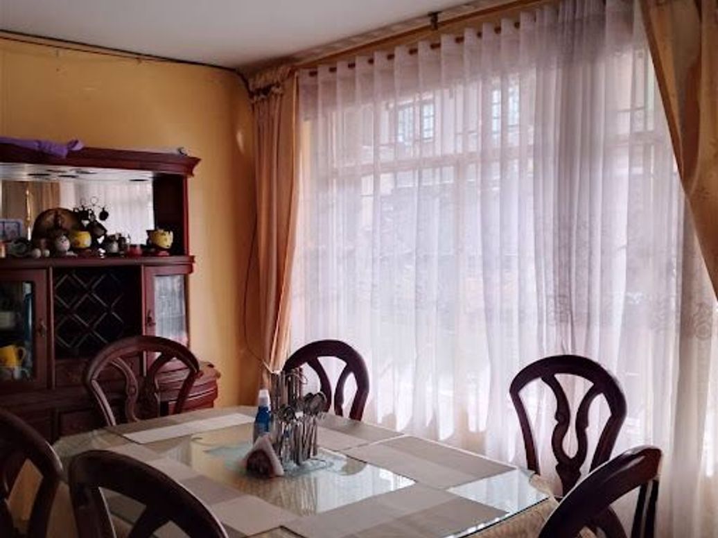 Casa de 6 alcobas en venta en Las Mercedes, Bogotá, 280 m² · foto 2 de 18