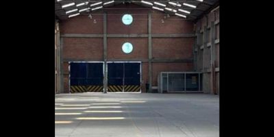 ARRIENDO Bodega en Parque Industrial en Siberia. 

 * 2262 m2 Construidos y 2200m2 de área libre

* Triple altura

* 25 KVA con 3,5 Ton/m2

* 2 portones grandes
