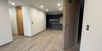 Hermoso apartamento en el sector de guayabal con cercanía a Itagüí de 75 m2, con excelentes acabados  cuenta con 3 amplias habitaciones, 2 baño, 3 closet y  balcón con hermosa vista, cocina abierta tipo americana con buena iluminación, sala comedor amplio, piso en porcelanato , este hermoso apartamento es ideal para descansar o compartir en familia, cuenta con parqueadero privado y cuarto útil, en unidad cerrada con portera vigilancia, adicional vas a poder contar con cómodas vías de acceso, senderos peatonales, cerca podrás encontrar restaurantes, supermercados, bancos, iglesias, gimnasios, centros comerciales entre otras más. agenda tu visita ahora y conoce tu nuevo hogar!!!