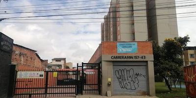 Se vende acogedor apartamento en Suba, ubicado en un segundo piso, que ofrece excelente distribución e iluminación natural. Cuenta con una habitación amplia, un baño, sala-comedor confortable y cocina integral con buenos acabados. Gracias a su ubicación estratégica, se encuentra cerca de zonas comerciales, restaurantes, supermercados y colegios, lo que garantiza comodidad y fácil acceso a todo tipo de servicios. Además, dispone de excelentes vías de acceso y una amplia oferta de transporte público, facilitando la movilidad hacia diferentes sectores de la ciudad. Ideal para parejas o personas que buscan un espacio funcional, bien ubicado y con gran potencial de valorización. Para más información contactar a Cristina Rodríguez al 317 428 5379 o al correocristina.rodríguezinmobiliariabogotá.com. El equipo de Inmobiliaria Bogotá está comprometido a brindar una experiencia devida excepcional desde el momento en que solicitas nuestro servicio y asesoría en la comunidad.