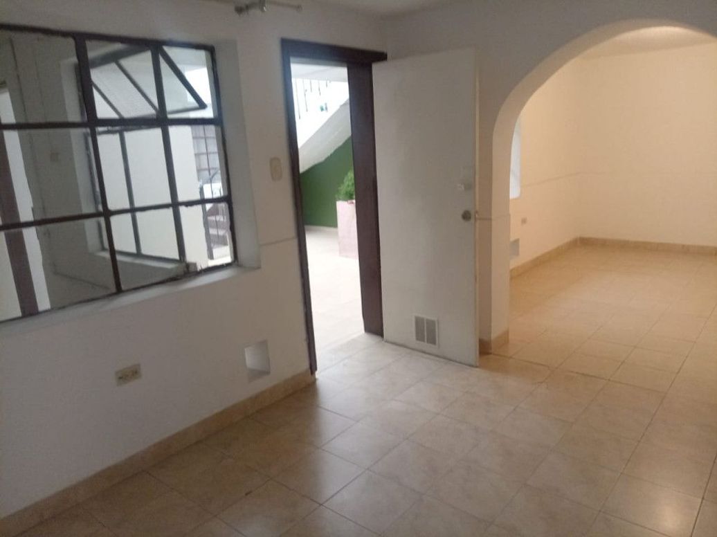 Casa de 7 alcobas en venta en Venecia, Bogotá, 300 m² · foto 3 de 20