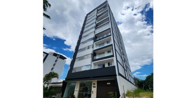 Estrene Apartaestudio tipo loft, ubicado en el barrio Los Cedros cerca a Pan de Azúcar rodeado de tranquilidad y naturaleza, sexto piso con vista a la ciudad, área 49.5 m2, cocina integral, zona de ropas, un parqueadero privado en sótano. Excelentes vías de acceso cerca a Cabecera. El edificio cuenta con zona social. Libre de deuda.
