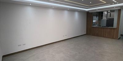 SE VENDE CASA PARA ESTRENAR EN CONJUNTO CERRADO, BARRIO LAS MERCEDES PALMIRA.
Parqueadero doble cubierto
Bodega o cuarto útil
Primer piso con sala comedor, baño social, alcoba auxiliar con clóset, cocina y amplia zona de oficios.

Segundo piso con estudio, dos habitaciones auxiliares con clóset, baño de alcobas, 1 alcoba principal con baño y vestier. 

Tercer piso con amplia terraza cubierta 

La casa cuenta con iluminación arquitectónica y acabados de lujo.

PRECIO.  $580.000.0000

 LISTA PARA ESTRENAR.