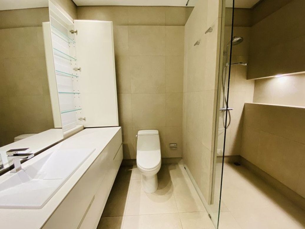 Apartamento de 2 alcobas en venta en El Nogal, Bogotá, 212 m² · foto 13 de 20