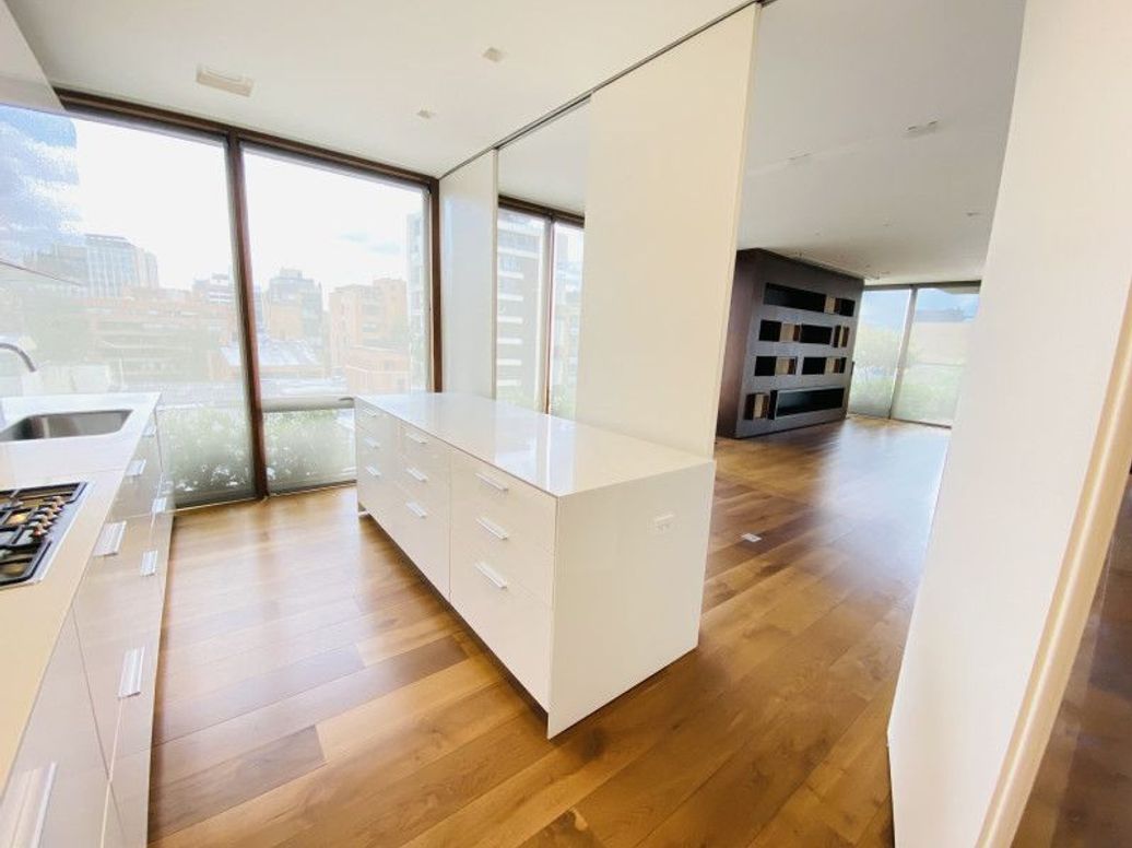 Apartamento de 2 alcobas en venta en El Nogal, Bogotá, 212 m² · foto 3 de 20