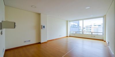 Oficina con excelente ubicación en zona comercial cerca a la avenida Suba, autopista norte, calle 100, el edificio es inteligente con parqueadero independiente, terraza bbq y sala de coworking