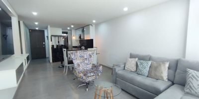 Disponible octubre. Apartamento de dos habitaciones, dos baños, cocina concepto abierto, encortinado, piso madera laminada, un garaje cubierto. Vías de acceso autopista, Cra quince, cra séptima, clle 147. Parques cercanos. CITA PREVIA.