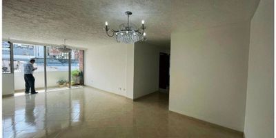 Vive en el corazón de la ciudad de Pereira.

Este hermoso apartamento de espacios amplios, 4 habitaciones, 3 baños, sala, comedor, estudio y cocina, te ofrece comodidad y estilo de vida viviendo en el encantador centro de la ciudad, donde encuentras de todo para vivir con tranquilidad.

Cerca de la plaza principal, tendrás a tu alcance bancos, restaurantes, cafeterias.

Contactanos, pide una cita y conoce este apartamento cel 3128312584
