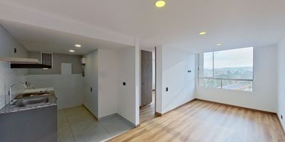 CODIGO: 940FR9543

 Apartamento de 35 m² en La Granja Norte, Navarra. Ubicado en el piso 12, cuenta con 1 habitación, 1 baño, cocina integral, vista exterior y pisos laminados. No tiene parqueadero ni balcón. El conjunto cerrado ofrece portería, salón comunal, zonas verdes, lavandería, parqueadero de visitantes y zona de niños. Edificio con ascensor. Ideal para una persona o pareja.
