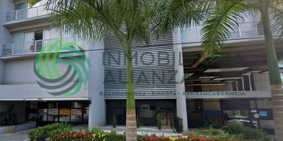 Apartamento amplio, bonito, bien ubicado en el barrio Palmira Conjunto Luna, con área de 66 M2, Consta de sala comedor, 2 habitaciones con closet, cocina integral, 2 baños, zona de lavado, cuenta con 3 aires acondicionados, parqueadero  y locker. El conjunto cuenta con zona social completa y vigilancia 24 horas.