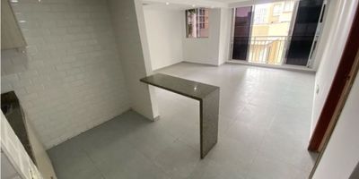 Apartamento en arriendo para estrenar ubicado en Alameda del Rio, edificio Perdiz, con excelente acabados, piso 2, dos habitaciones, dos baños. Edificio estrato 3, vigilancia 24 horas, piscina, salon social, cerca al centro comercial, parqueadero comunal.

El valor incluye la administración. 
