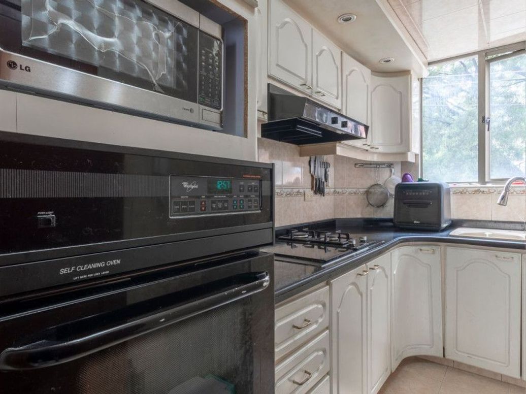 Apartamento de 5 alcobas en venta en Pardo Rubio, Bogotá, 223 m² · foto 8 de 20