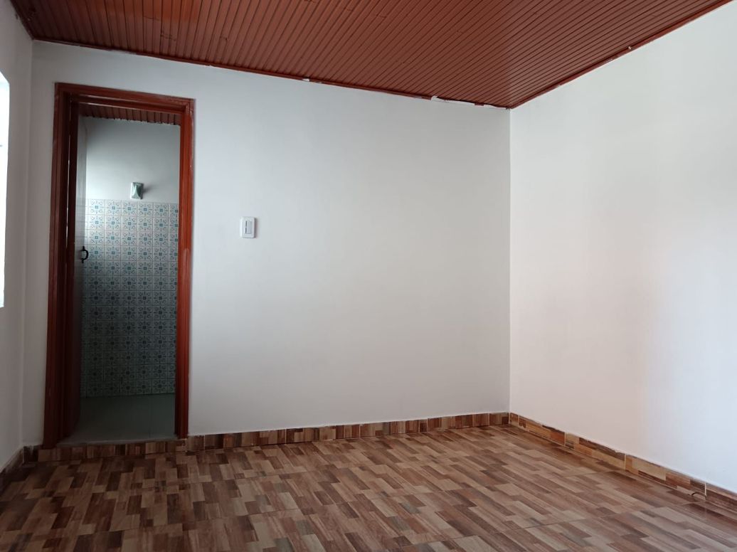 Casa de 6 alcobas en venta en El Nogal, Bogotá, 180 m² · foto 3 de 19