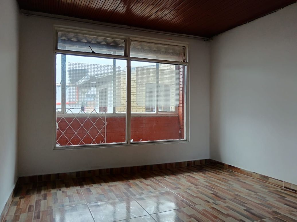 Casa de 6 alcobas en venta en El Nogal, Bogotá, 180 m² · foto 2 de 19