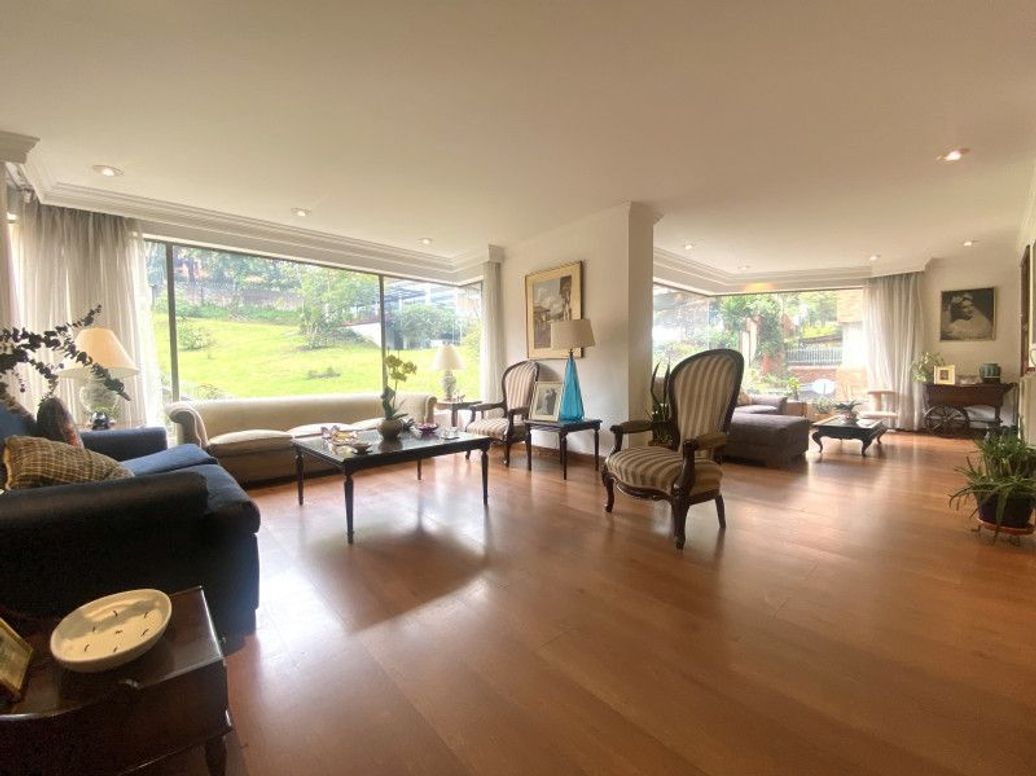 Apartamento de 3 alcobas en venta en Las Acacias, Bogotá, 236 m² · foto 2 de 20