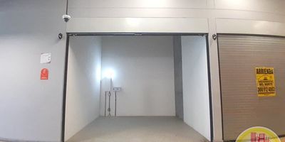 Código: 6699. 1° Piso en edificación de 7° pisos. Acceso al inmueble: sendero peatonal, ascensor y escalas. CANON + ADMÓN. CC.