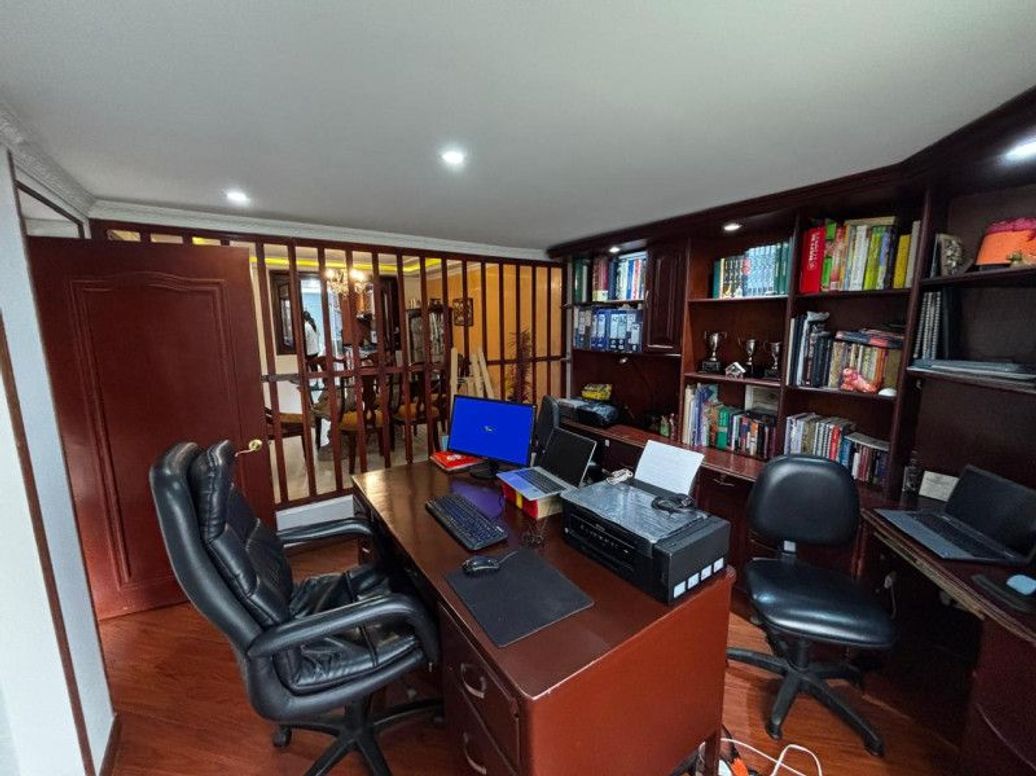 Casa de 4 alcobas en venta en Ub. Cordoba, Bogotá, 274 m² · foto 4 de 20