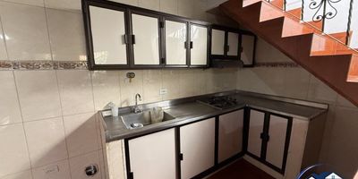 APARTAMENTO TERCER PISO EN SAN MATEO DE TRES ALCOBAS CERCA DE LA IGLESIA DE SAN MATEO ESPACIOS AMPLIOS.