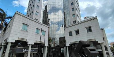 Oficina en Arriendo, Bucaramanga, Bolivar . Área construida: 30 mts, 1 baño Código inmobiliaria: 36784 para mayor información y revisar toda nuestra oferta visita nuestra pagina web: estebanrios.com o comuníquese a nuestro PBX: (607) 635 2877