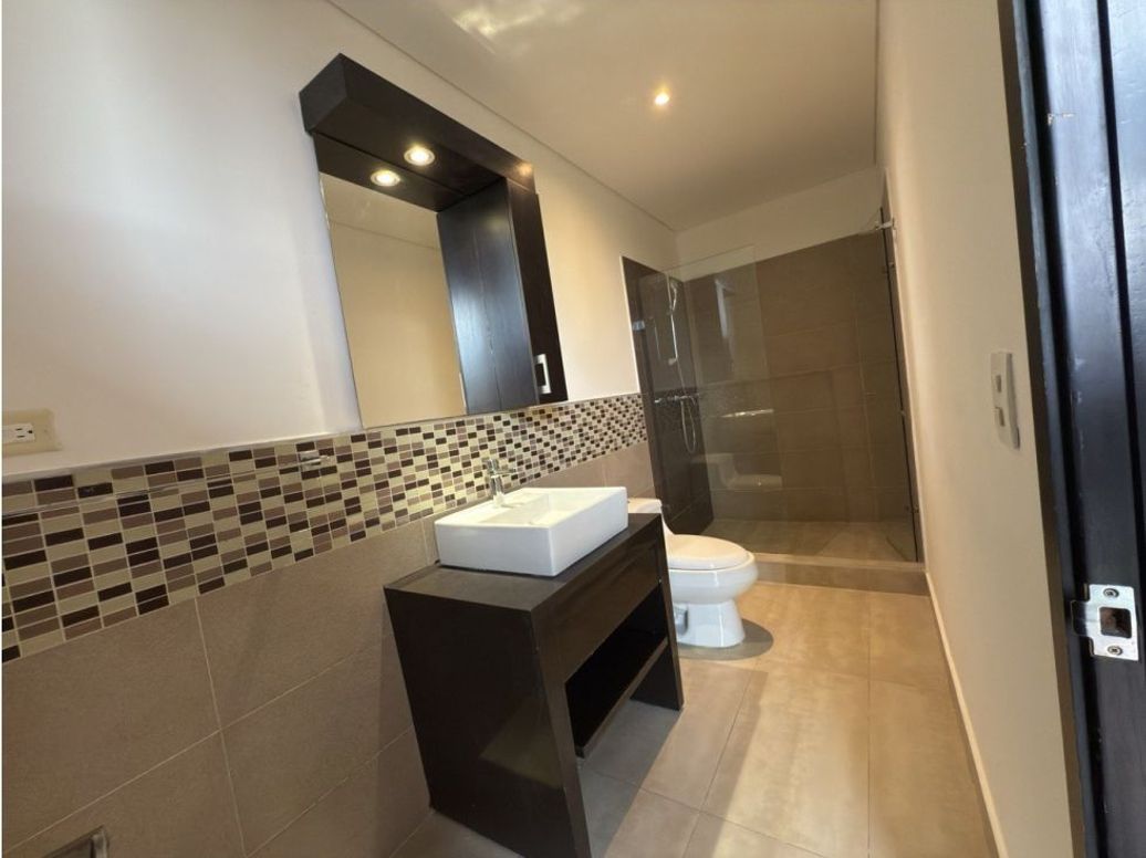 Apartamento de 3 alcobas en venta en Chico, Bogotá, 140 m² · foto 4 de 19